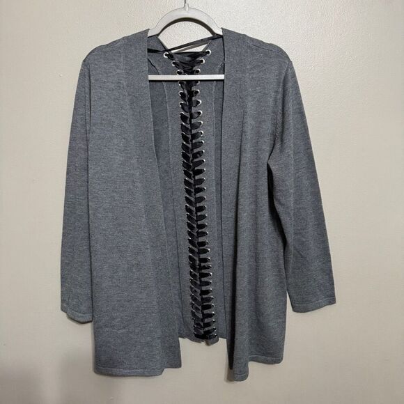 John + Jenn gray laced back cardigan size medium - Picture 2 of 5